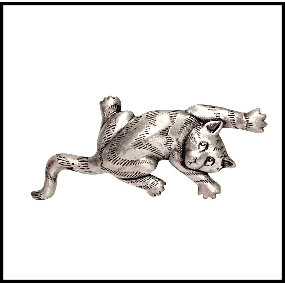 JJ Crawling Cat Brooch‎ Pin Vintage Silver Tone Cute Kitten Jewelry 1988